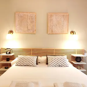  Apartment 80s Loft Vintage 15' Malaga Airport Free Guest Parking